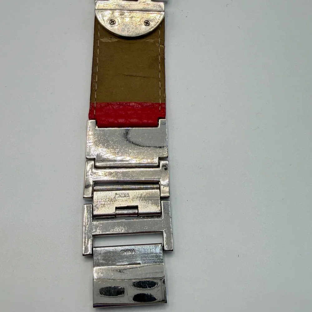 GG Quartz Japan Movt Watch Red Faux Leather Strap Mother of Pearl Dial Vintage
